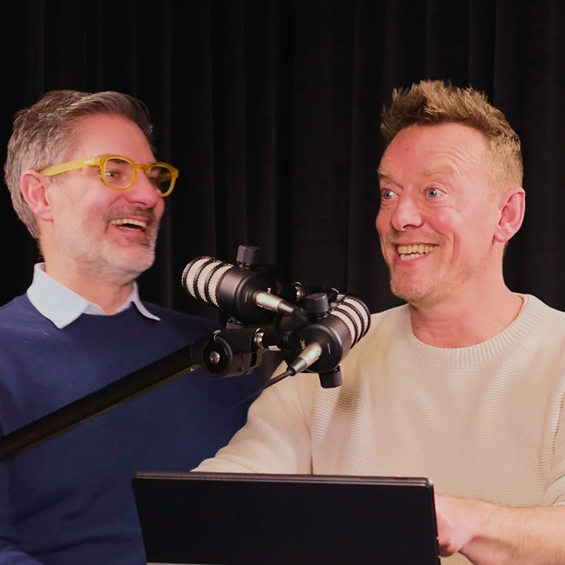 Ola och Allard från "Sustainable IT Talks" pratar i Relativts poddstudio i Göteborg